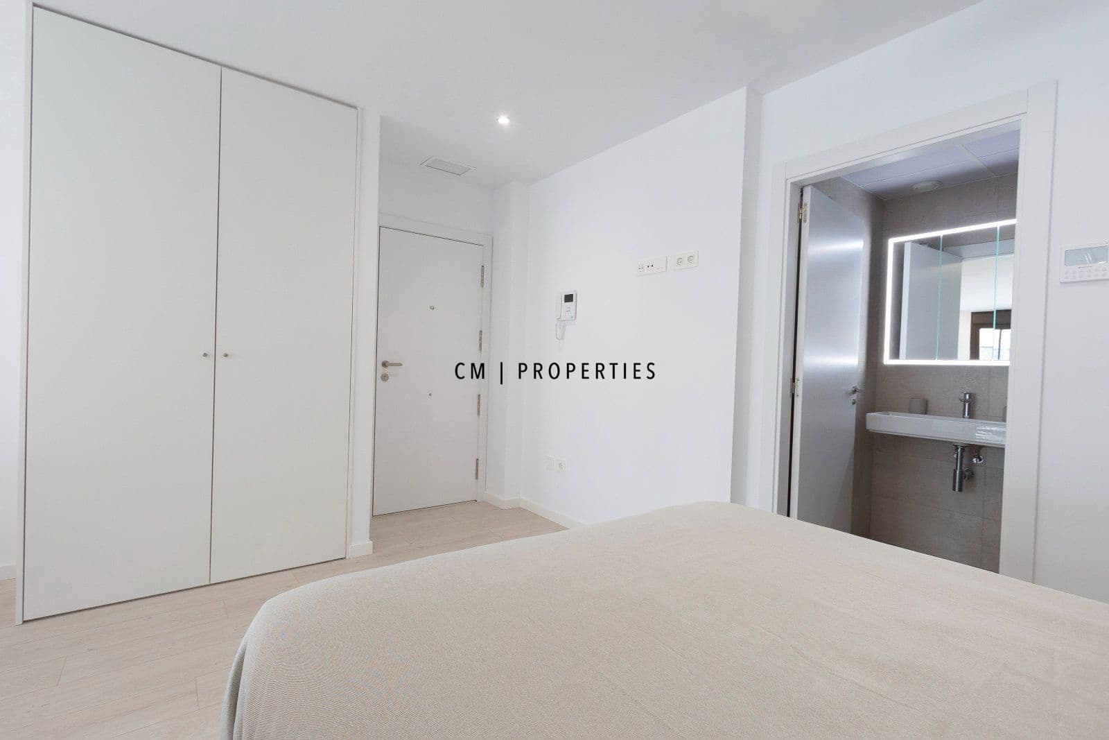 Flat for rent in Sagunto / Sagunt with garage - € 1,200 (Ref: 10155520)