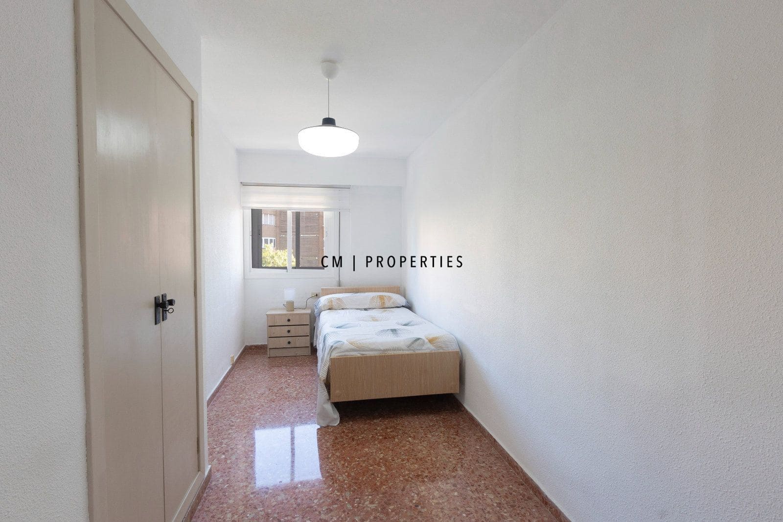 4 soveværelse Lejlighed til leje i Valencia by - € 1.650 (Ref: 10156793)