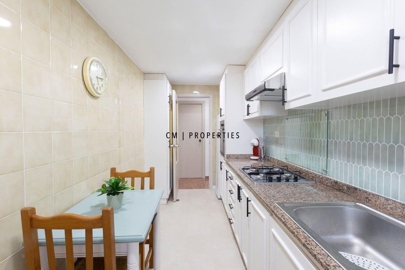 4 soveværelse Lejlighed til leje i Valencia by - € 1.650 (Ref: 10156793)