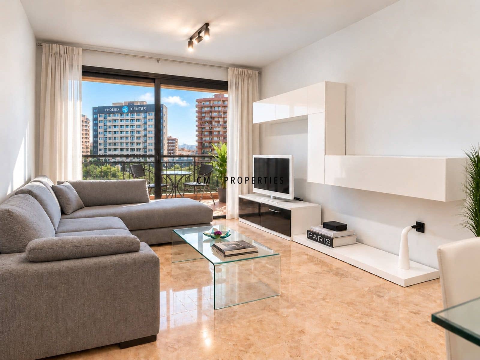 3 bedroom Flat for rent in Valencia city with garage - € 1,900 (Ref: 10160098)