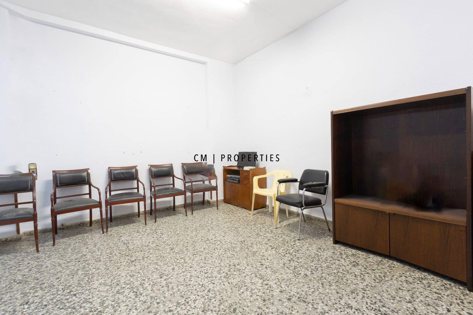 Commercieel te koop in Valencia stad - € 260.000 (Ref: 10161805)