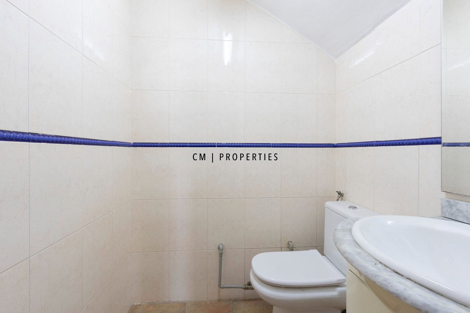 Commercieel te koop in Valencia stad - € 260.000 (Ref: 10161805)