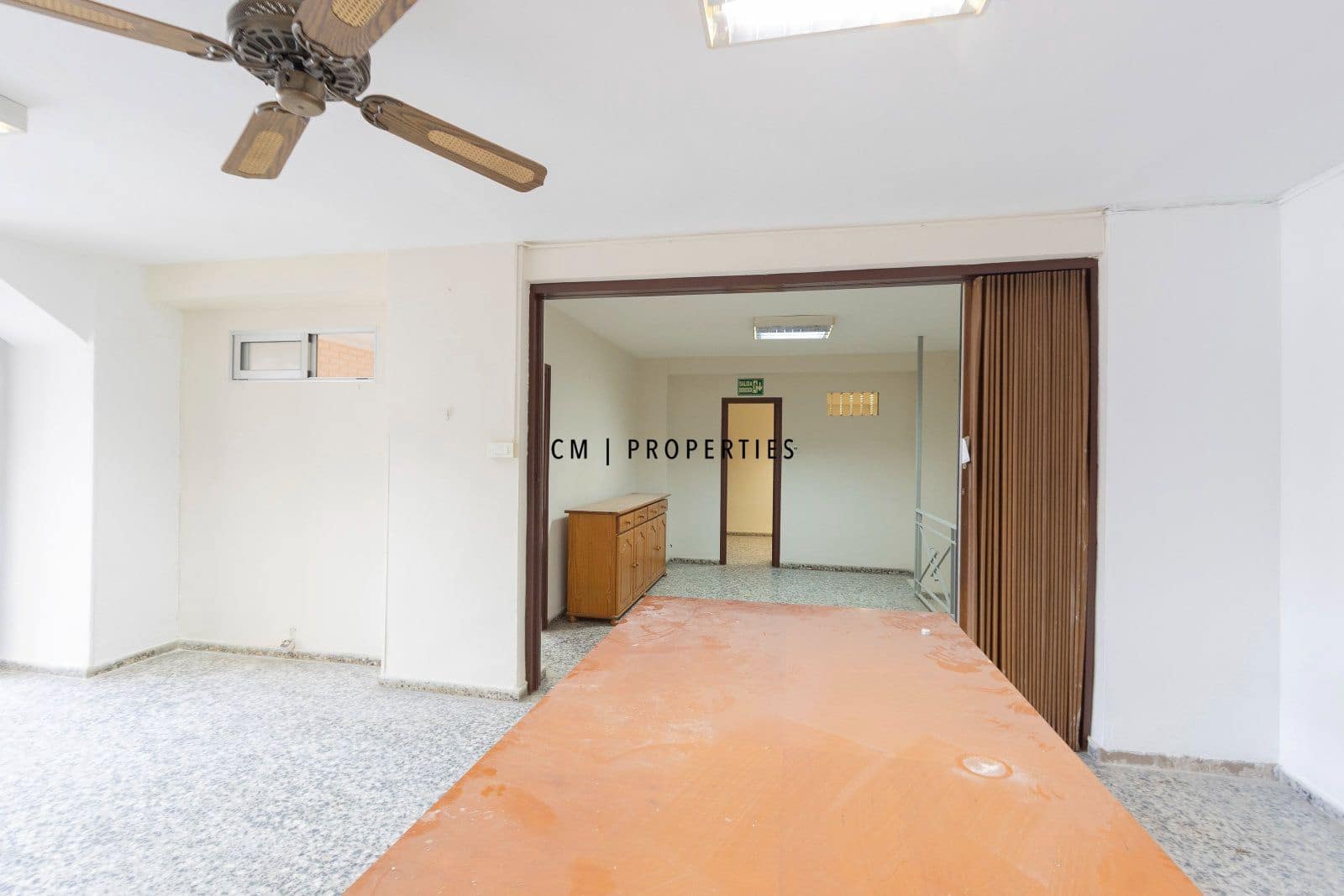 Commercieel te koop in Valencia stad - € 260.000 (Ref: 10161805)