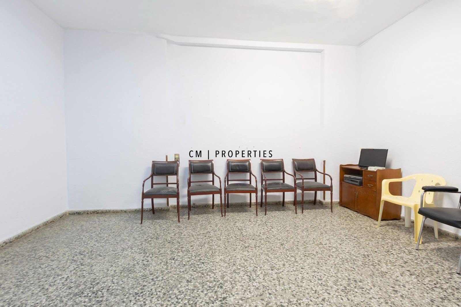 Commercieel te koop in Valencia stad - € 260.000 (Ref: 10161805)