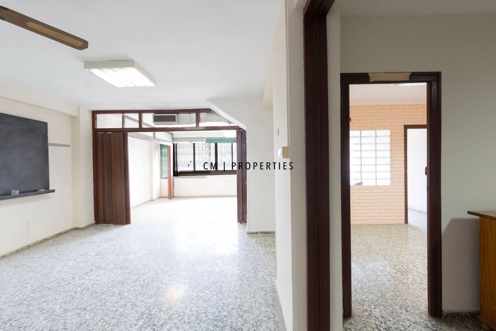 Commercieel te koop in Valencia stad - € 260.000 (Ref: 10161805)