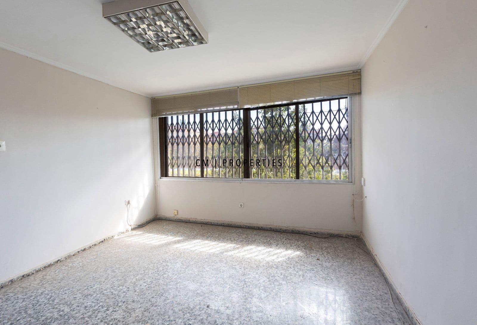 Commercieel te koop in Valencia stad - € 260.000 (Ref: 10161805)