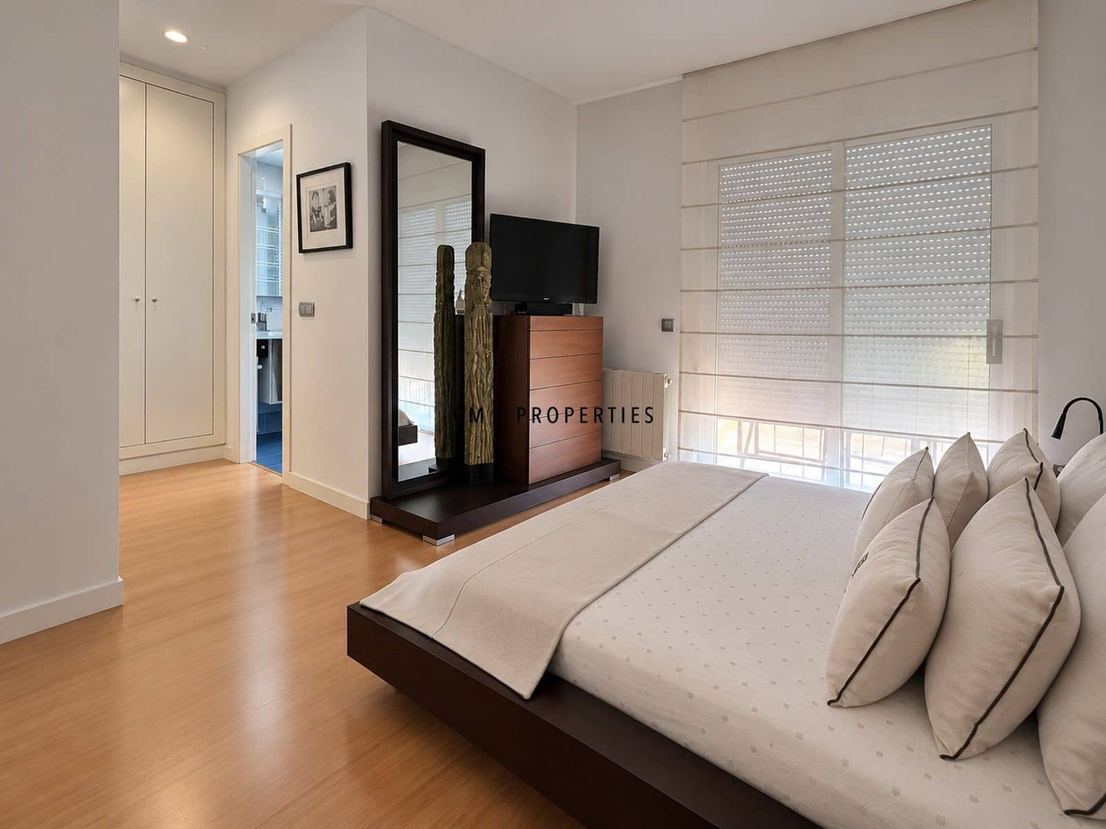 5 bedroom Townhouse for rent in Campolivar with pool garage - € 2,500 (Ref: 10162497)
