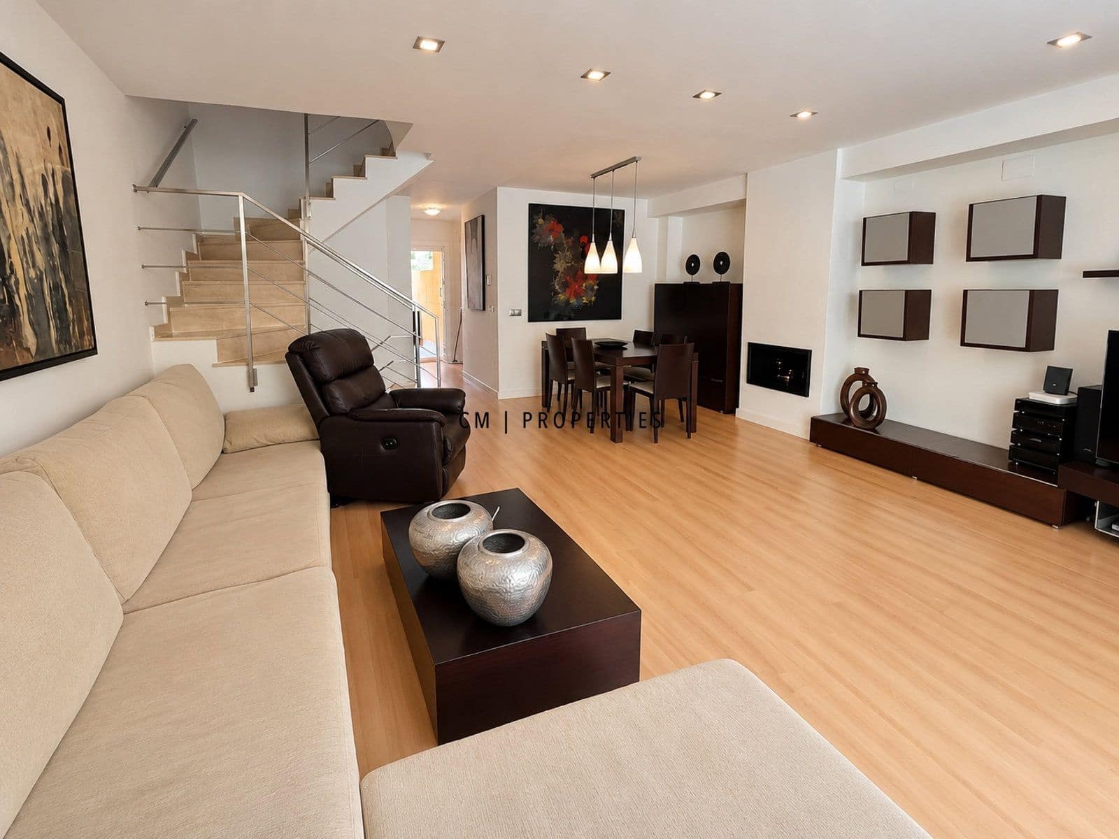 5 bedroom Townhouse for rent in Campolivar with pool garage - € 2,500 (Ref: 10162497)