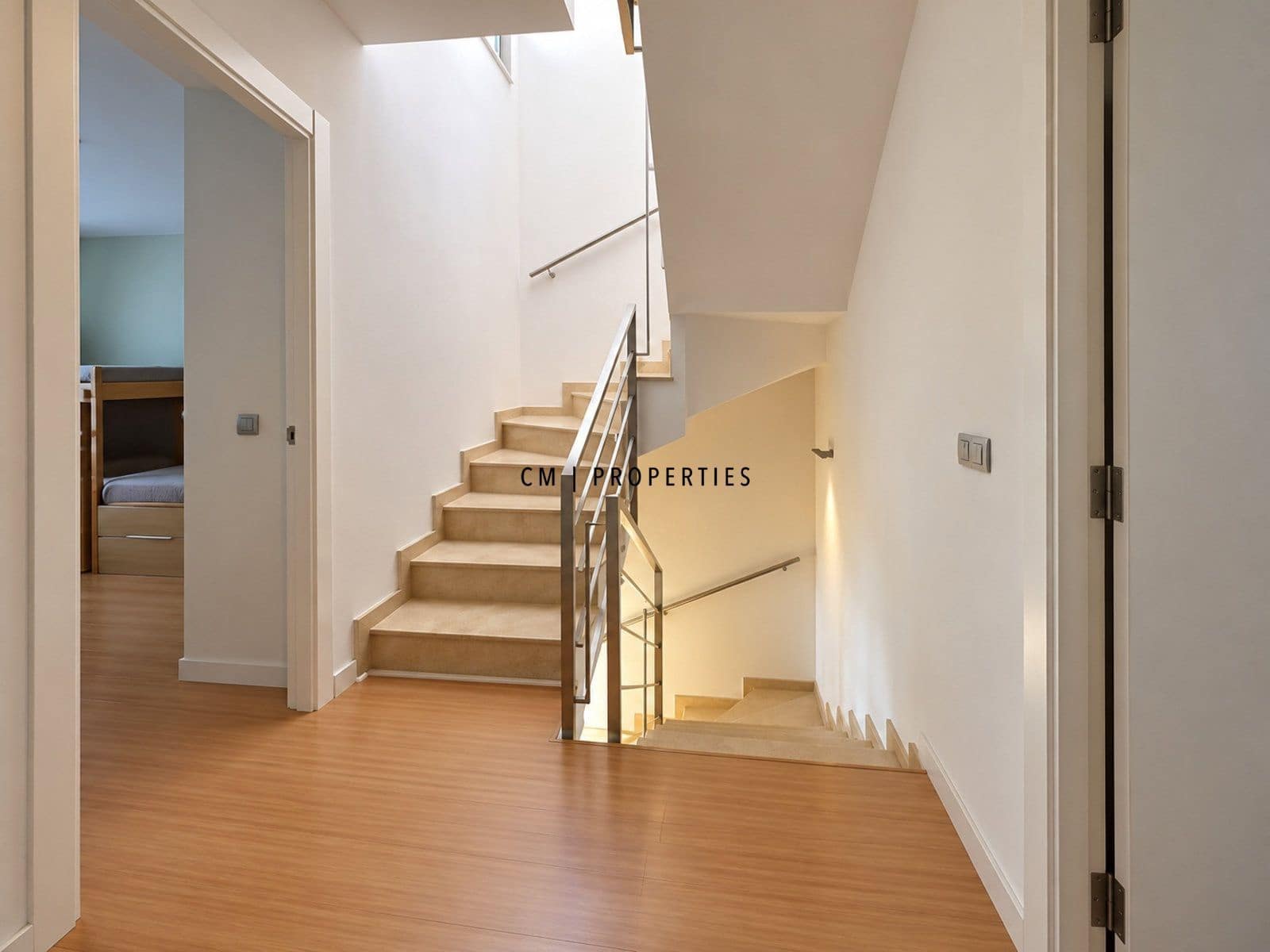 5 bedroom Townhouse for rent in Campolivar with pool garage - € 2,500 (Ref: 10162497)