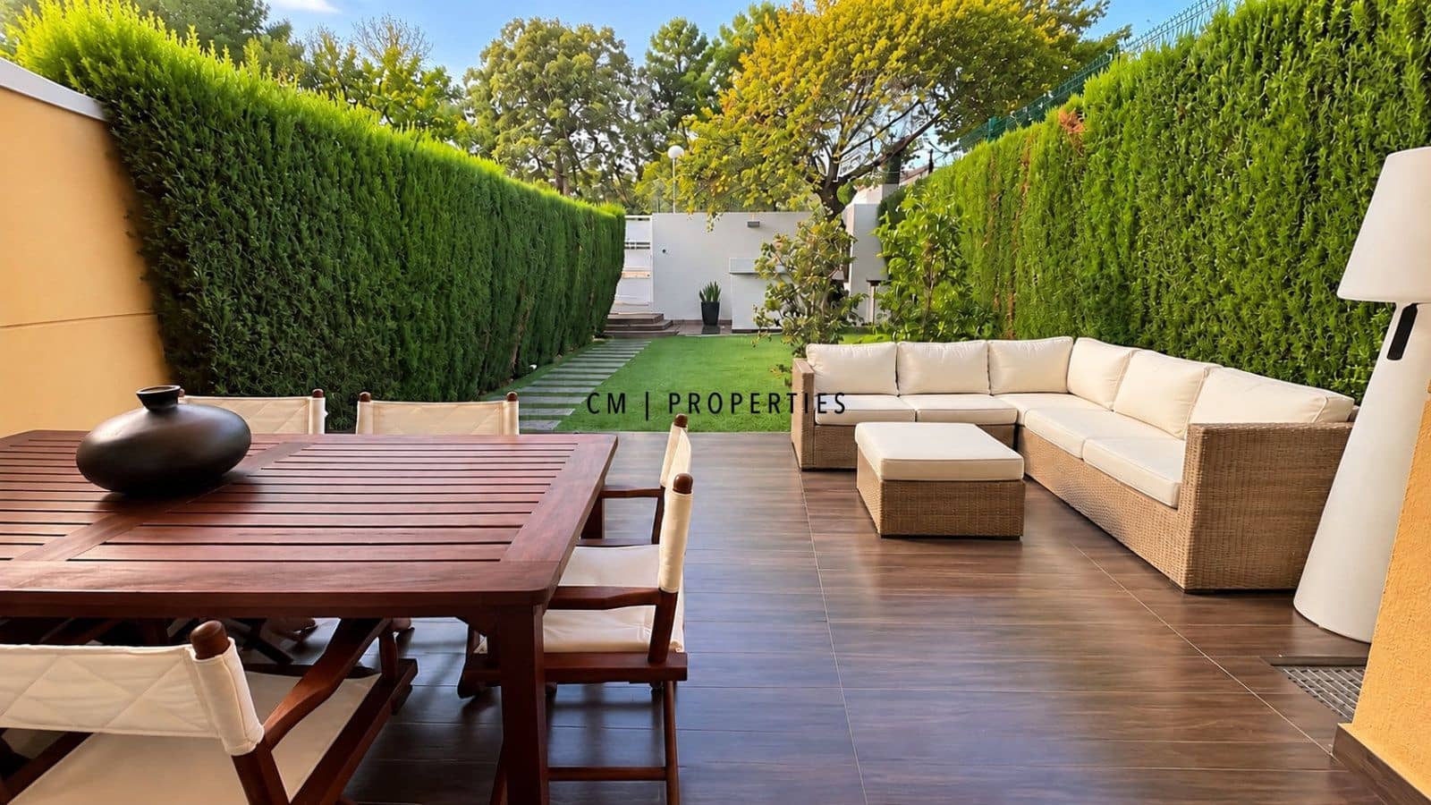 5 bedroom Townhouse for rent in Campolivar with pool garage - € 2,500 (Ref: 10162497)