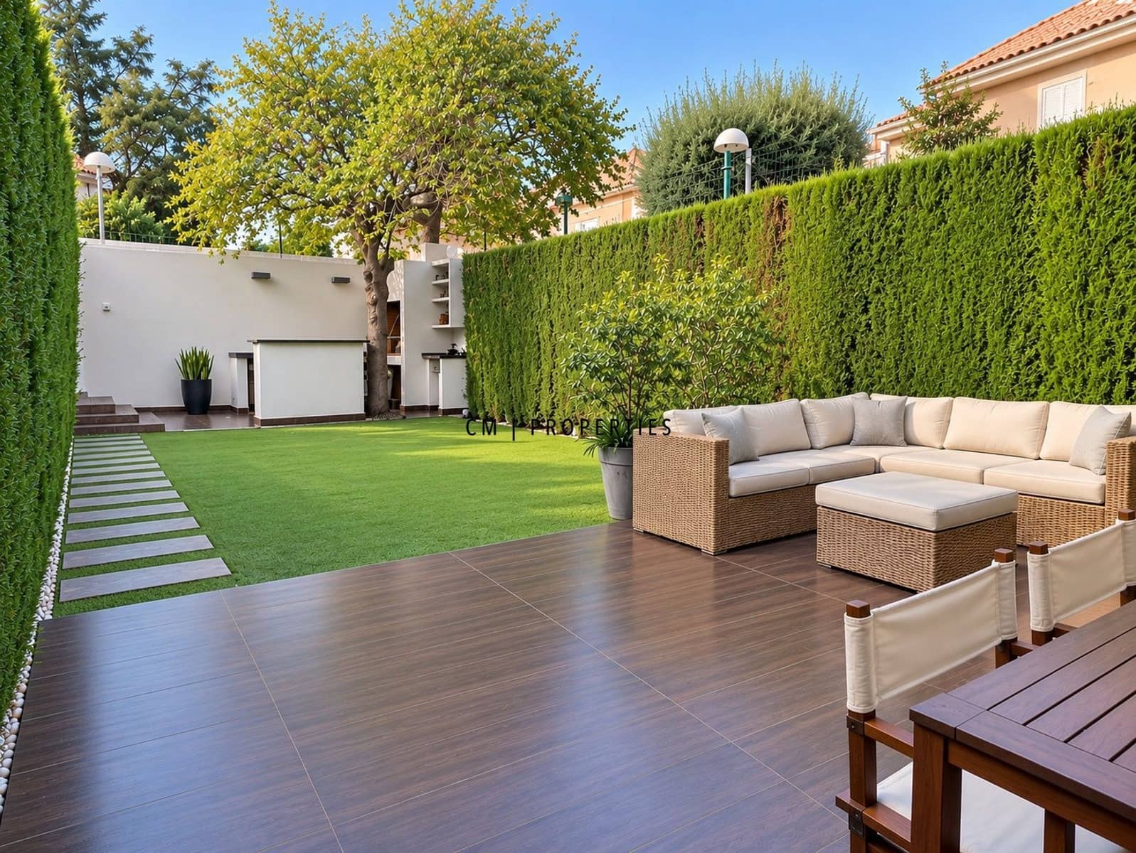 5 bedroom Townhouse for rent in Campolivar with pool garage - € 2,500 (Ref: 10162497)