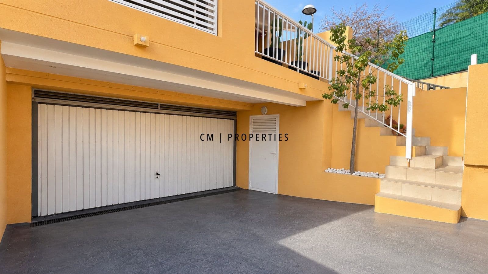 5 bedroom Townhouse for rent in Campolivar with pool garage - € 2,500 (Ref: 10162497)