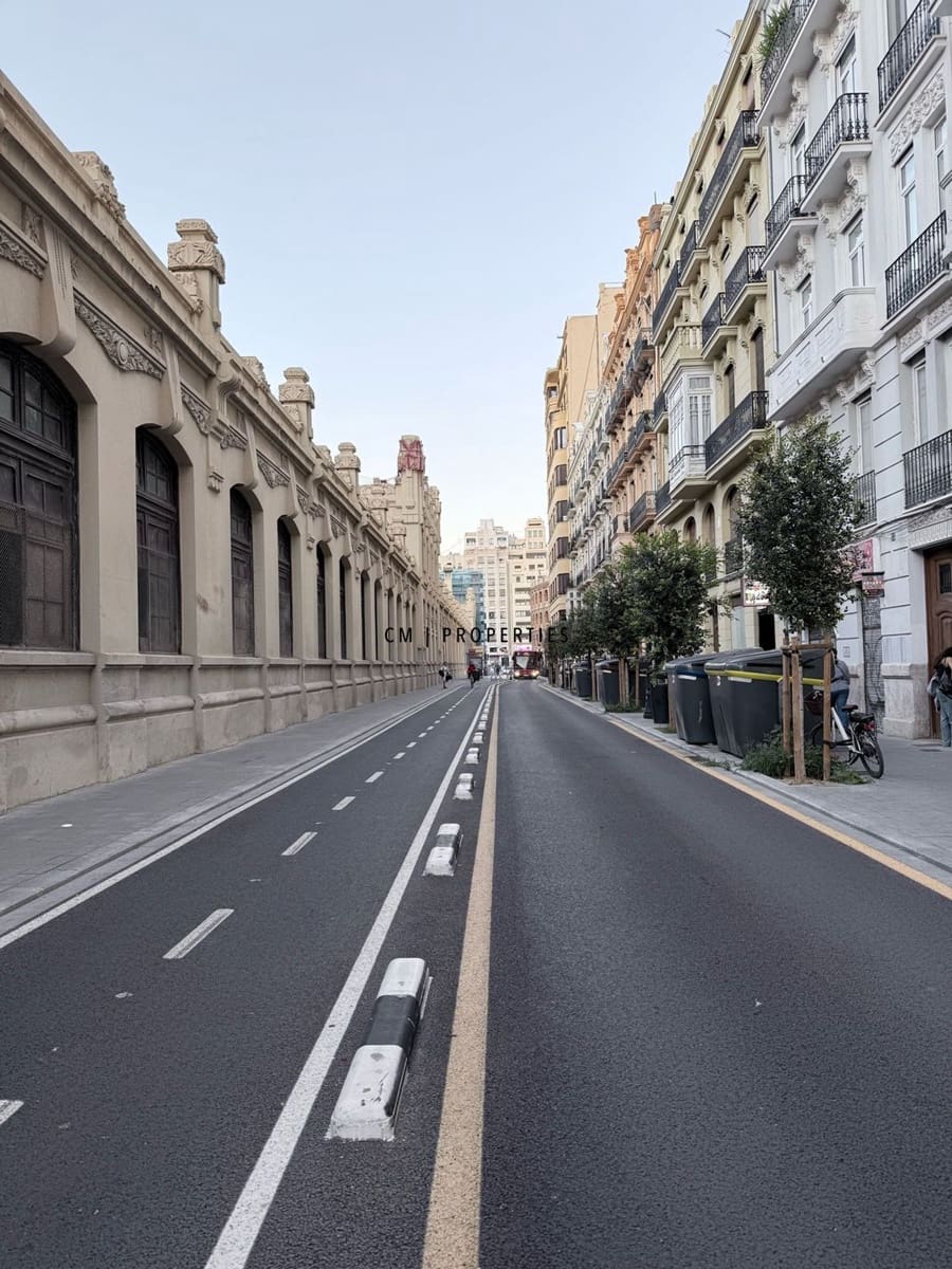 3 soveværelse Lejlighed til leje i Valencia by - € 2.200 (Ref: 10163226)