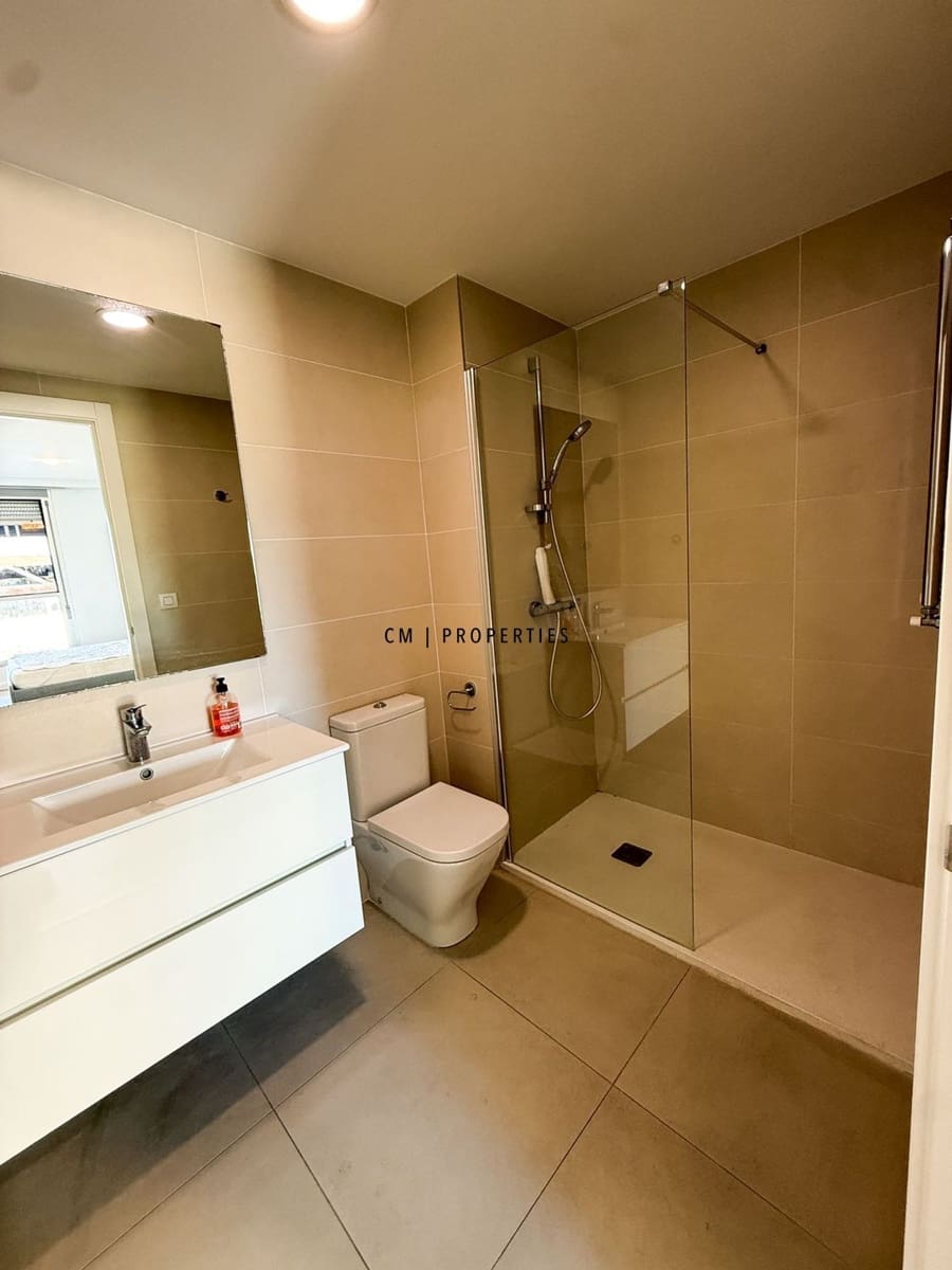 2 soverom Leilighet til leie i Valencia by med svømmebasseng garasje - € 1 950 (Ref: 10165678)