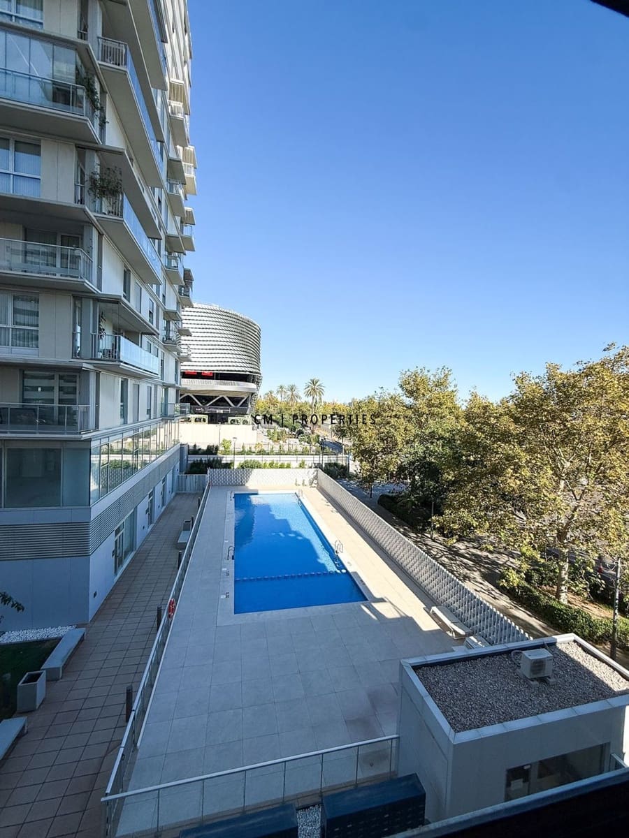 2 soverom Leilighet til leie i Valencia by med svømmebasseng garasje - € 1 950 (Ref: 10165678)