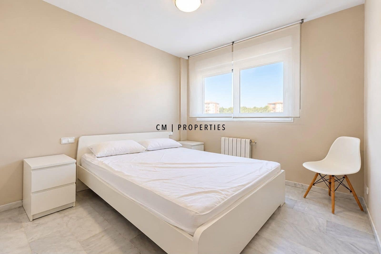 2 bedroom Flat for rent in Valencia city with garage - € 2,400 (Ref: 10165823)