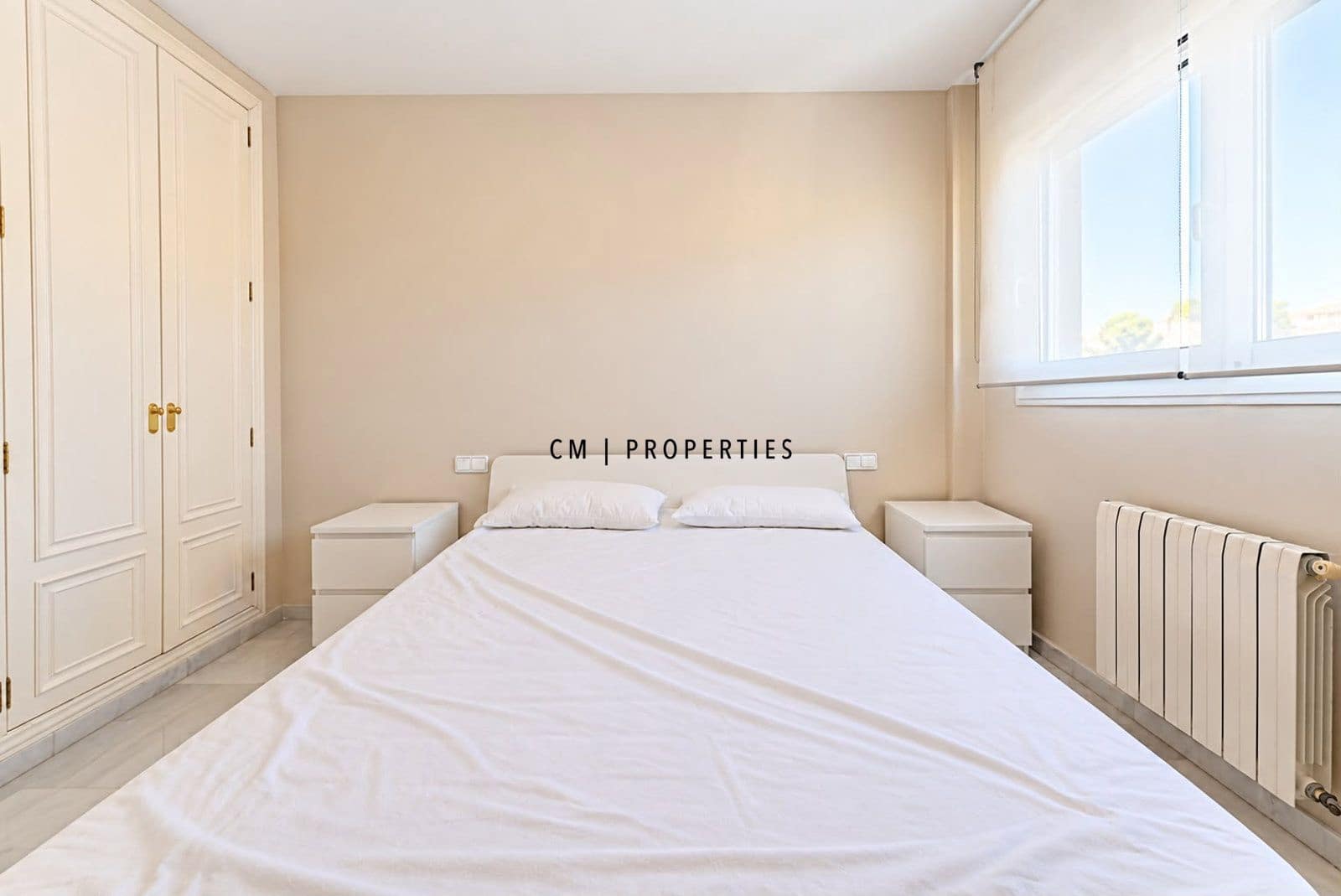 2 bedroom Flat for rent in Valencia city with garage - € 2,400 (Ref: 10165823)