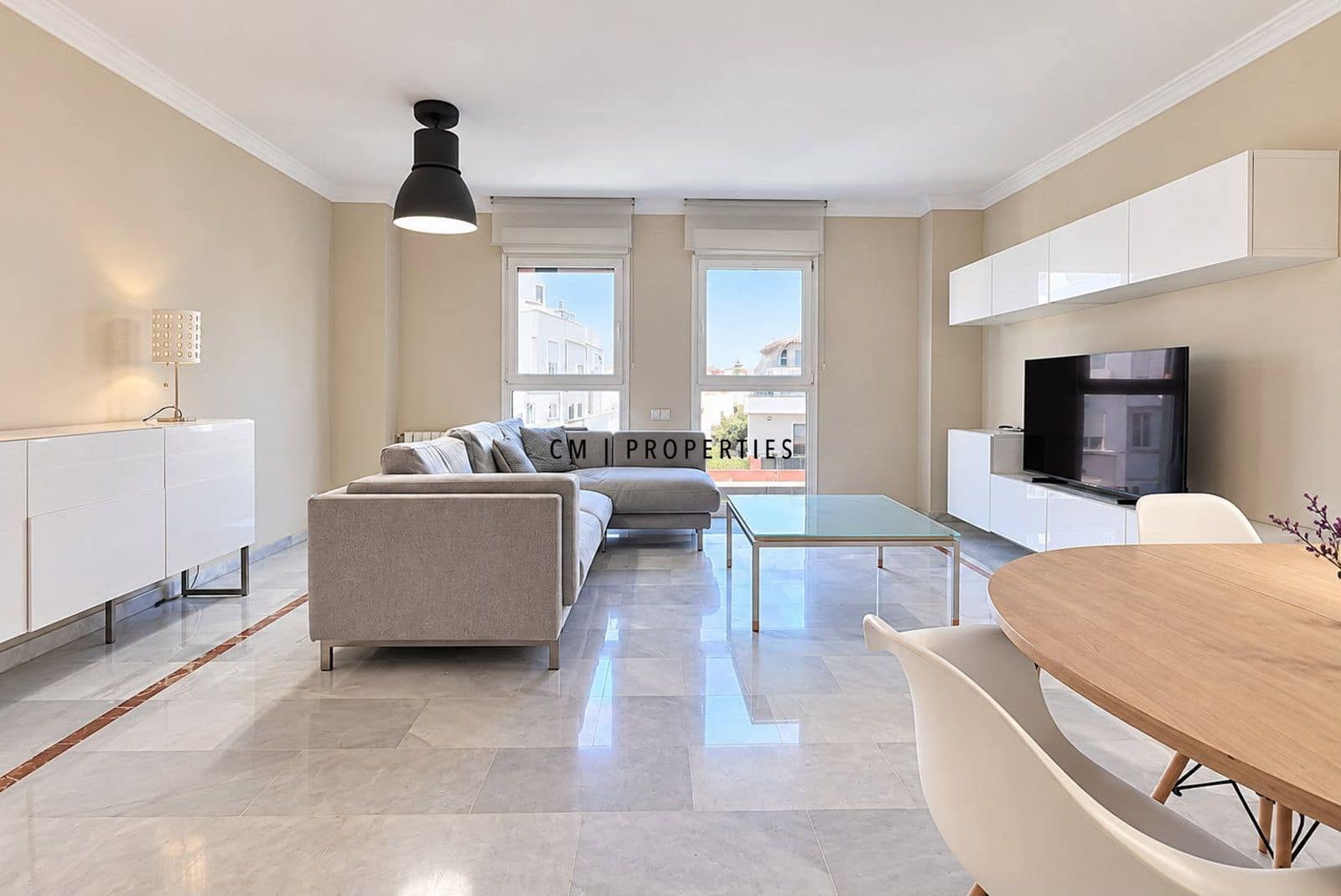 2 bedroom Flat for rent in Valencia city with garage - € 2,400 (Ref: 10165823)