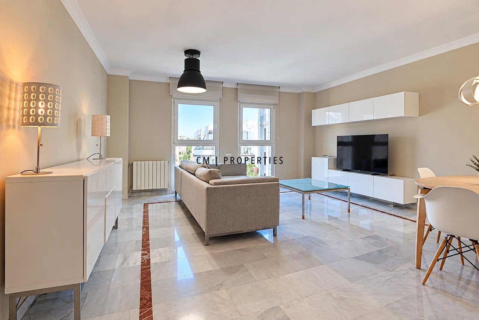 2 bedroom Flat for rent in Valencia city with garage - € 2,400 (Ref: 10165823)