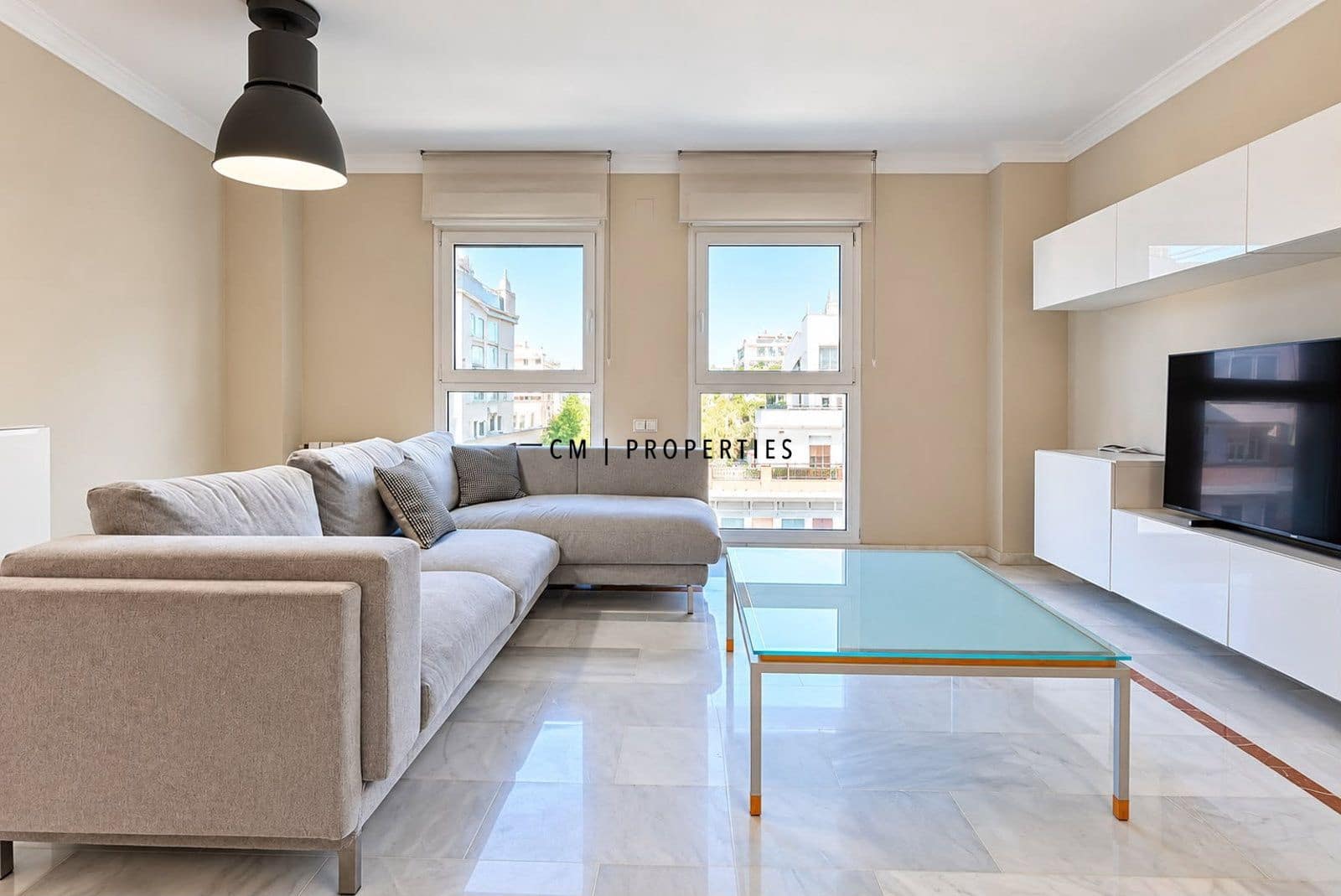 2 bedroom Flat for rent in Valencia city with garage - € 2,400 (Ref: 10165823)