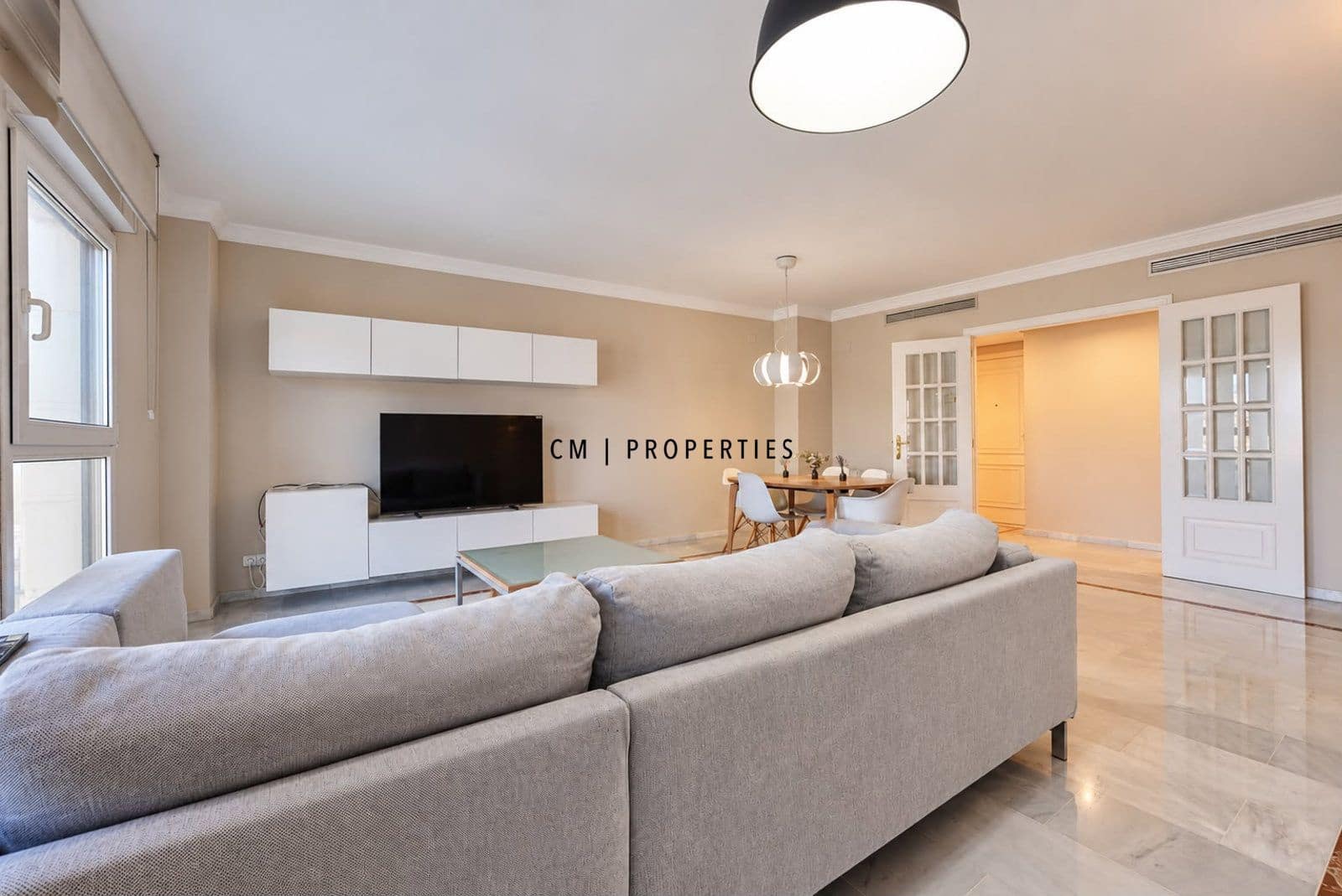 2 bedroom Flat for rent in Valencia city with garage - € 2,400 (Ref: 10165823)