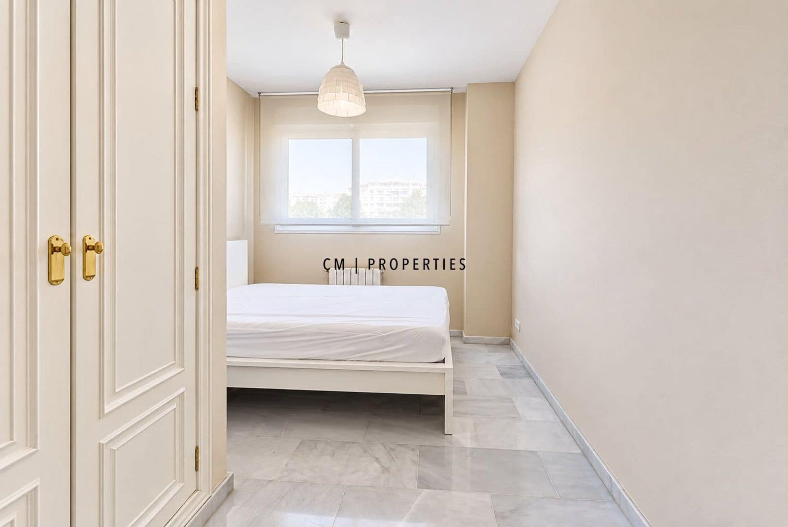 2 bedroom Flat for rent in Valencia city with garage - € 2,400 (Ref: 10165823)