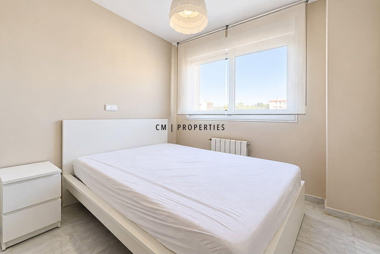2 bedroom Flat for rent in Valencia city with garage - € 2,400 (Ref: 10165823)