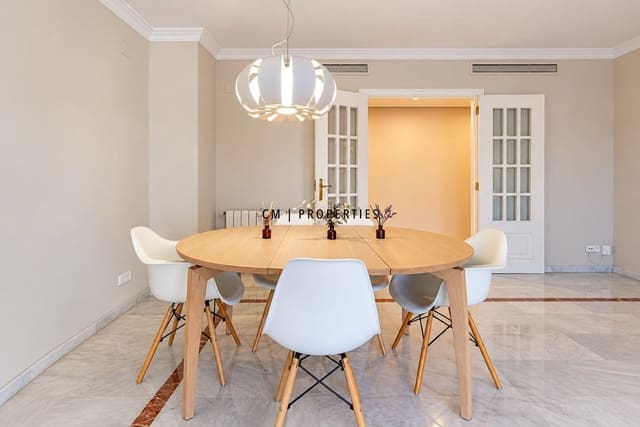 Appartement de 2 chambres à louer à L'Eixample, Valence ville avec garage - 2 400 € (Ref: 10165823)