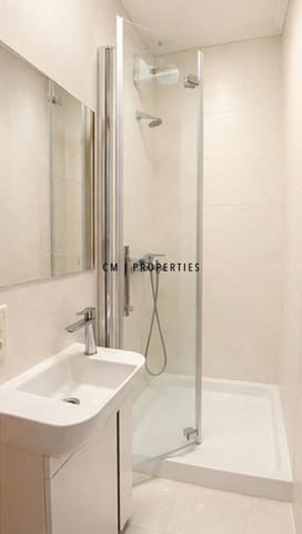 5 bedroom Flat for sale in Valencia city - € 230,000 (Ref: 10172280)