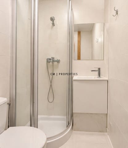 5 bedroom Flat for sale in Valencia city - € 230,000 (Ref: 10172280)