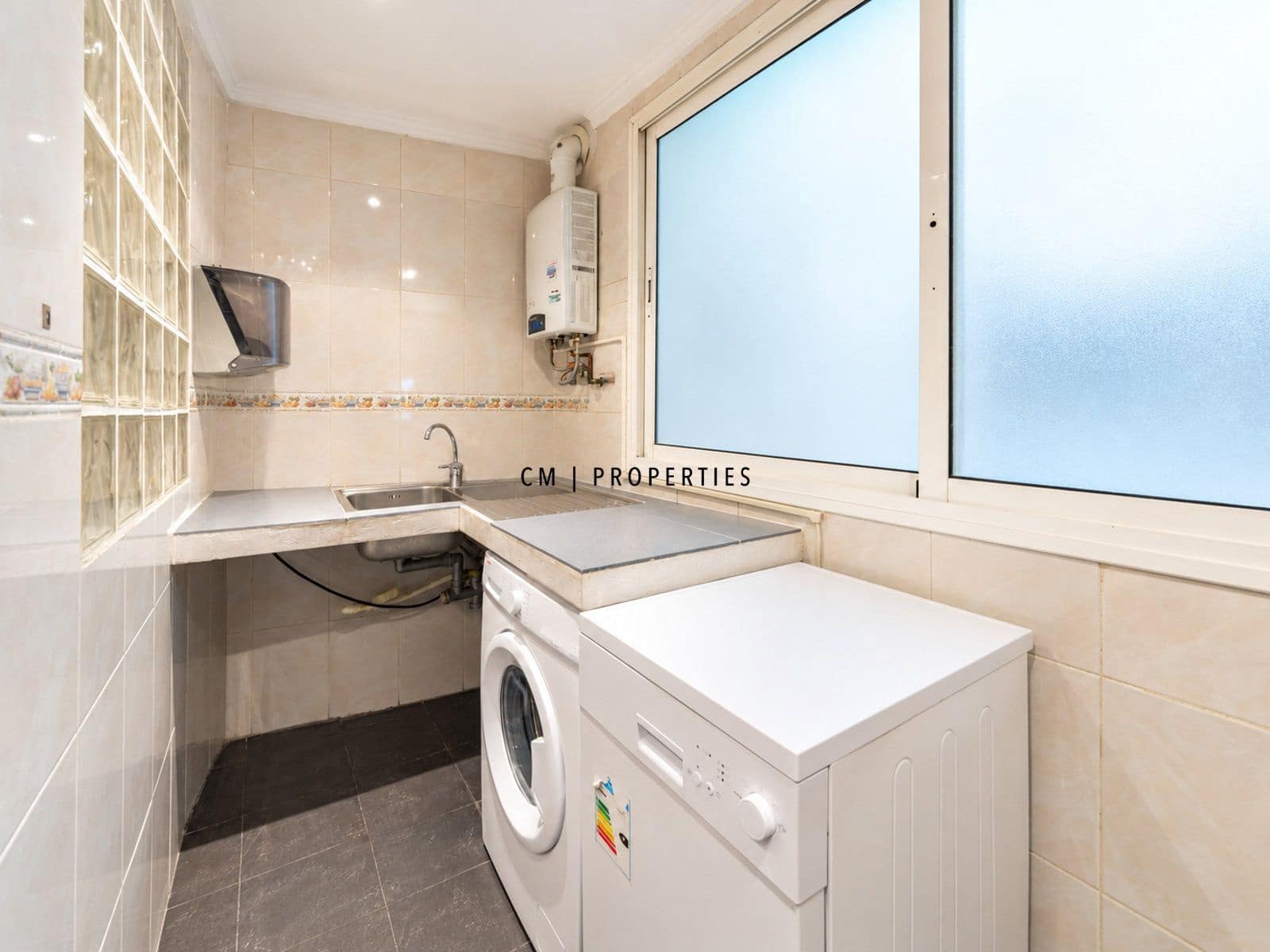 2 quarto Apartamento para arrendar em Valencia cidade - 1 600 € (Ref: 10173024)