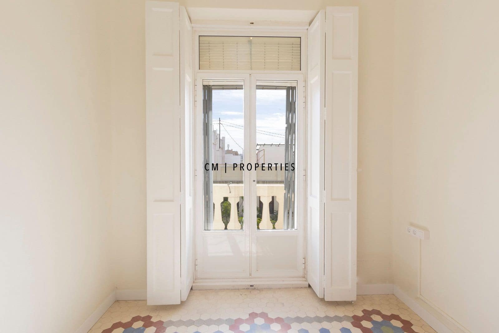 3 quarto Apartamento para arrendar em Valencia cidade - 1 900 € (Ref: 10175627)