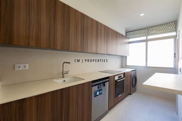3 quarto Apartamento para arrendar em L'Eixample, Valência cidade - 1 900 € (Ref: 10175627)