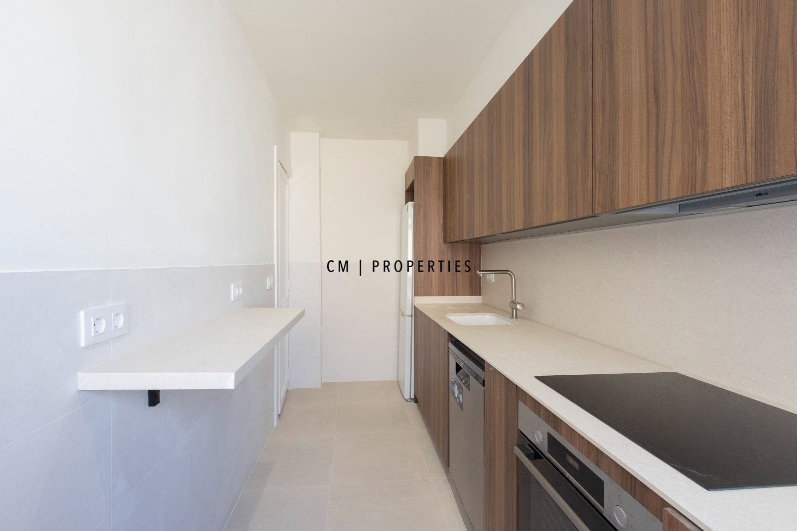 3 quarto Apartamento para arrendar em Valencia cidade - 1 900 € (Ref: 10175627)