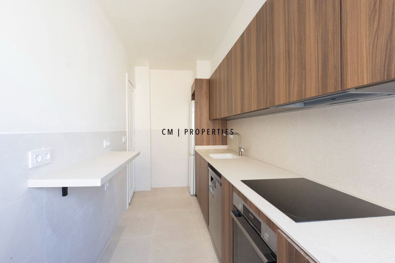 3 quarto Apartamento para arrendar em Valencia cidade - 1 900 € (Ref: 10175627)