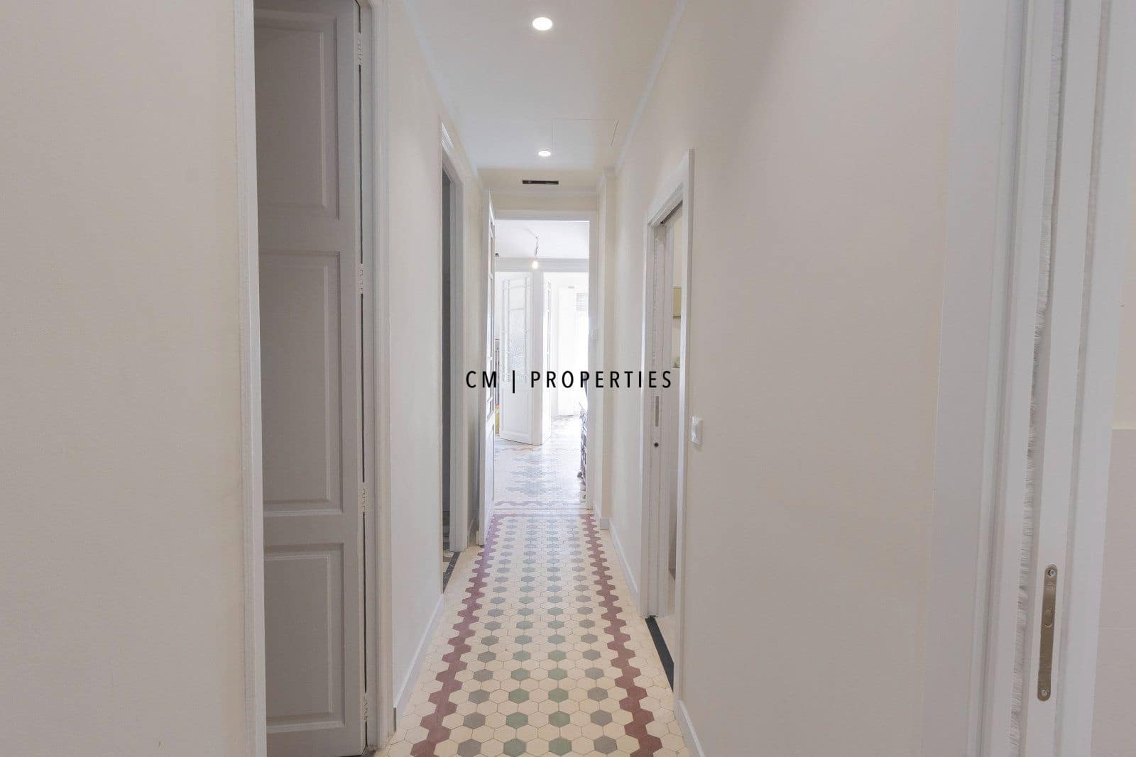 3 quarto Apartamento para arrendar em Valencia cidade - 1 900 € (Ref: 10175627)