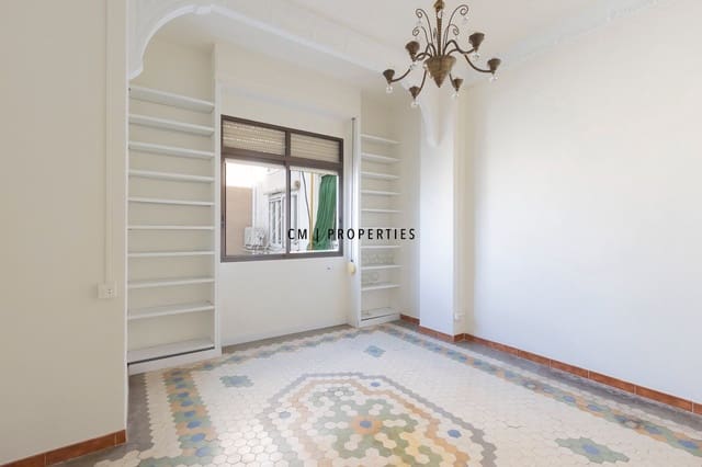 3 quarto Apartamento para arrendar em L'Eixample, Valência cidade - 1 900 € (Ref: 10175627)