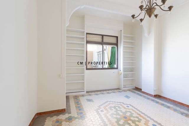 3 quarto Apartamento para arrendar em L'Eixample, Valência cidade - 1 900 € (Ref: 10175627)