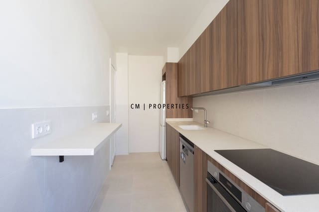 3 quarto Apartamento para arrendar em L'Eixample, Valência cidade - 1 900 € (Ref: 10175627)
