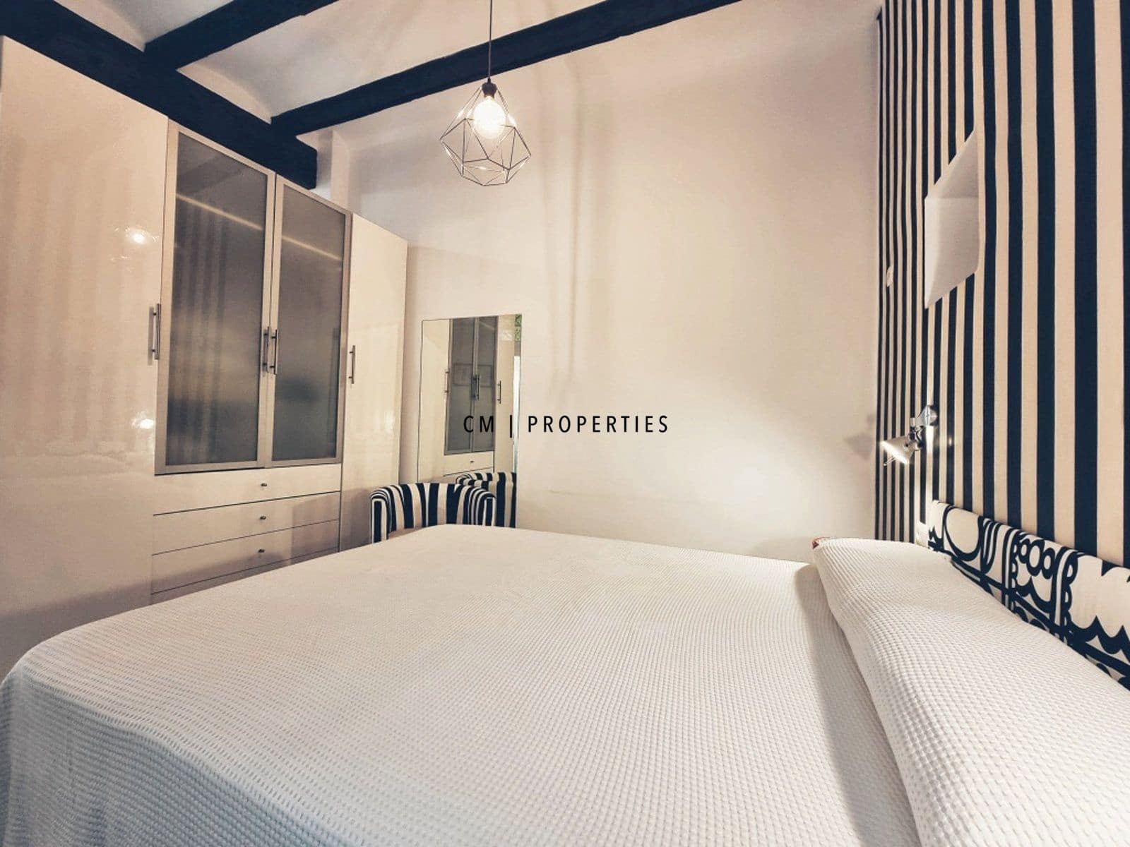 1 quarto Apartamento para arrendar em Valencia cidade - 1 400 € (Ref: 10175746)