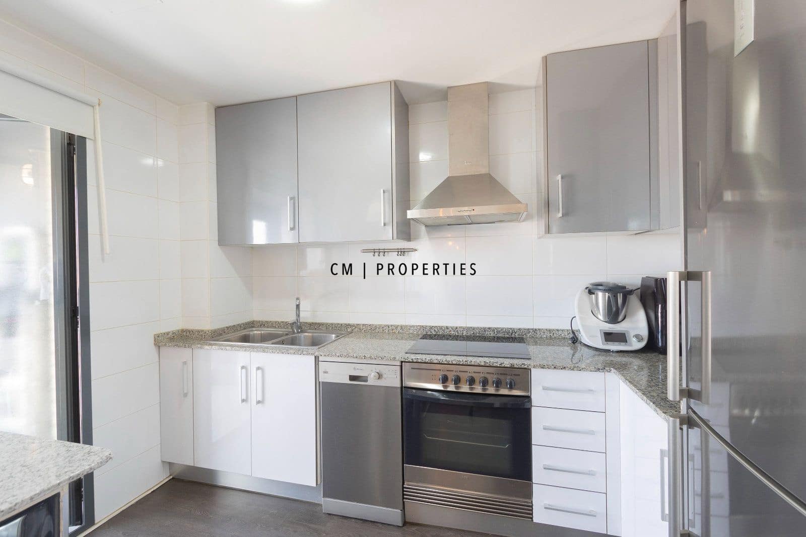 2 soveværelse Lejlighed til leje i Valencia by med garage - € 1.550 (Ref: 10183863)