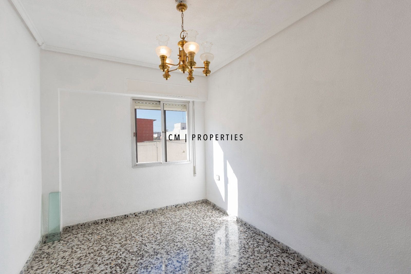 4 Zimmer Wohnung zu vermieten in Xirivella - 1.300 € (Ref: 10184047)