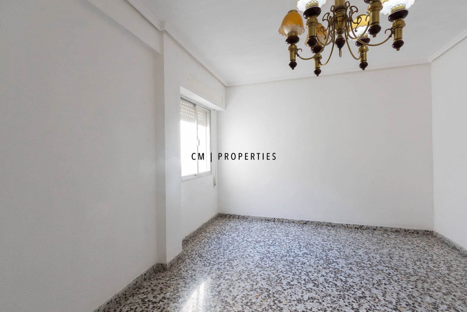 4 Zimmer Wohnung zu vermieten in Xirivella - 1.300 € (Ref: 10184047)
