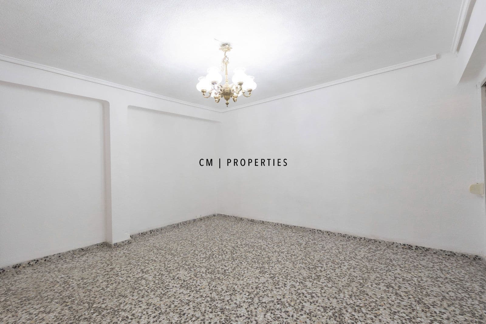 4 Zimmer Wohnung zu vermieten in Xirivella - 1.300 € (Ref: 10184047)