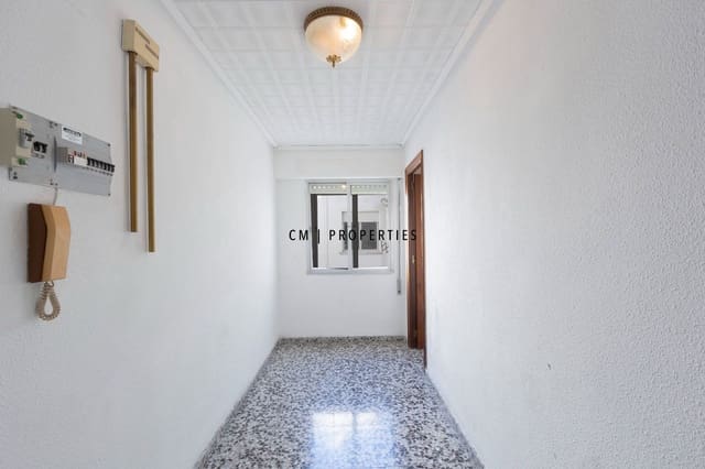 4 makuuhuone Asunto vuokrattavana paikassa Xirivella - 1 300 € (Ref: 10184047)