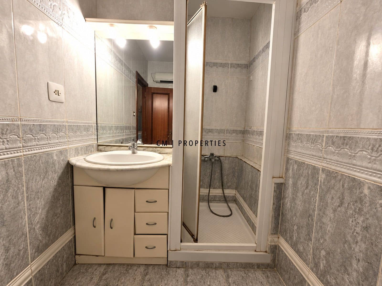 Piso de 3 habitaciones en València ciudad en venta - 249.000 € (Ref: 10185293)