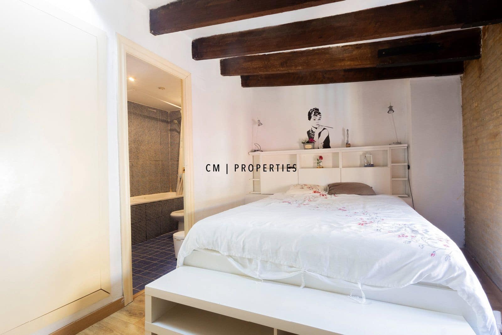 2 bedroom Penthouse for rent in Valencia city - € 1,600 (Ref: 8332993)