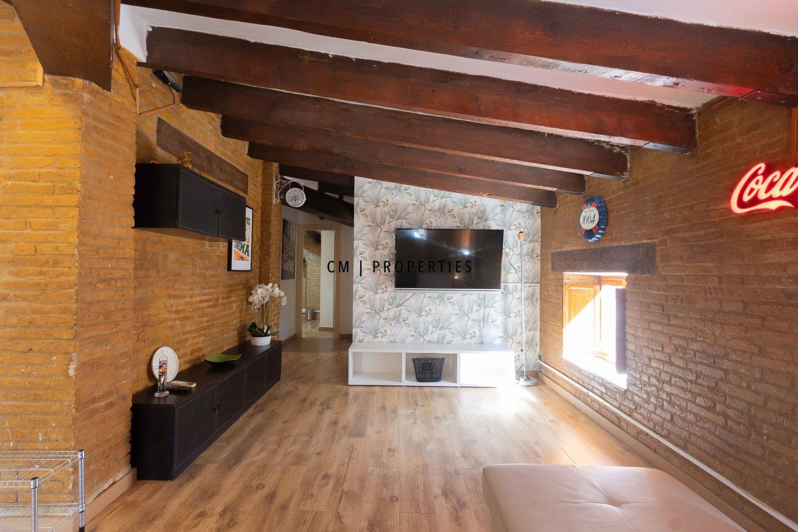 2 bedroom Penthouse for rent in Valencia city - € 1,600 (Ref: 8332993)