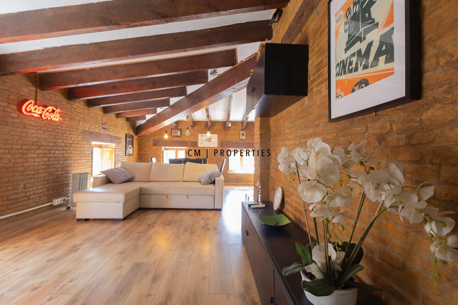 2 bedroom Penthouse for rent in Valencia city - € 1,600 (Ref: 8332993)