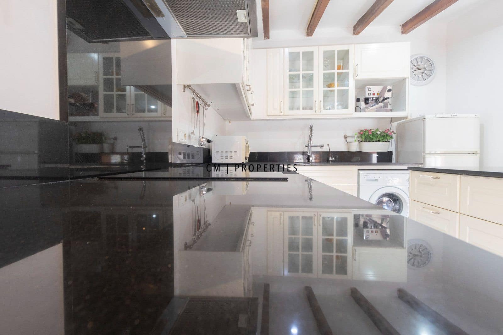 2 bedroom Penthouse for rent in Valencia city - € 1,600 (Ref: 8332993)